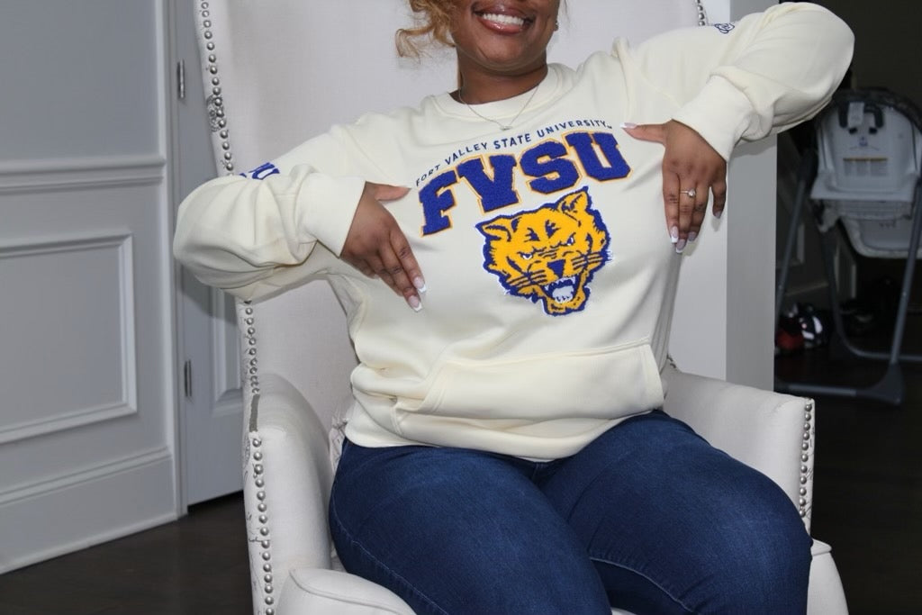 FVSU  | Cream 2023 Chenille Unisex Sweatshirt