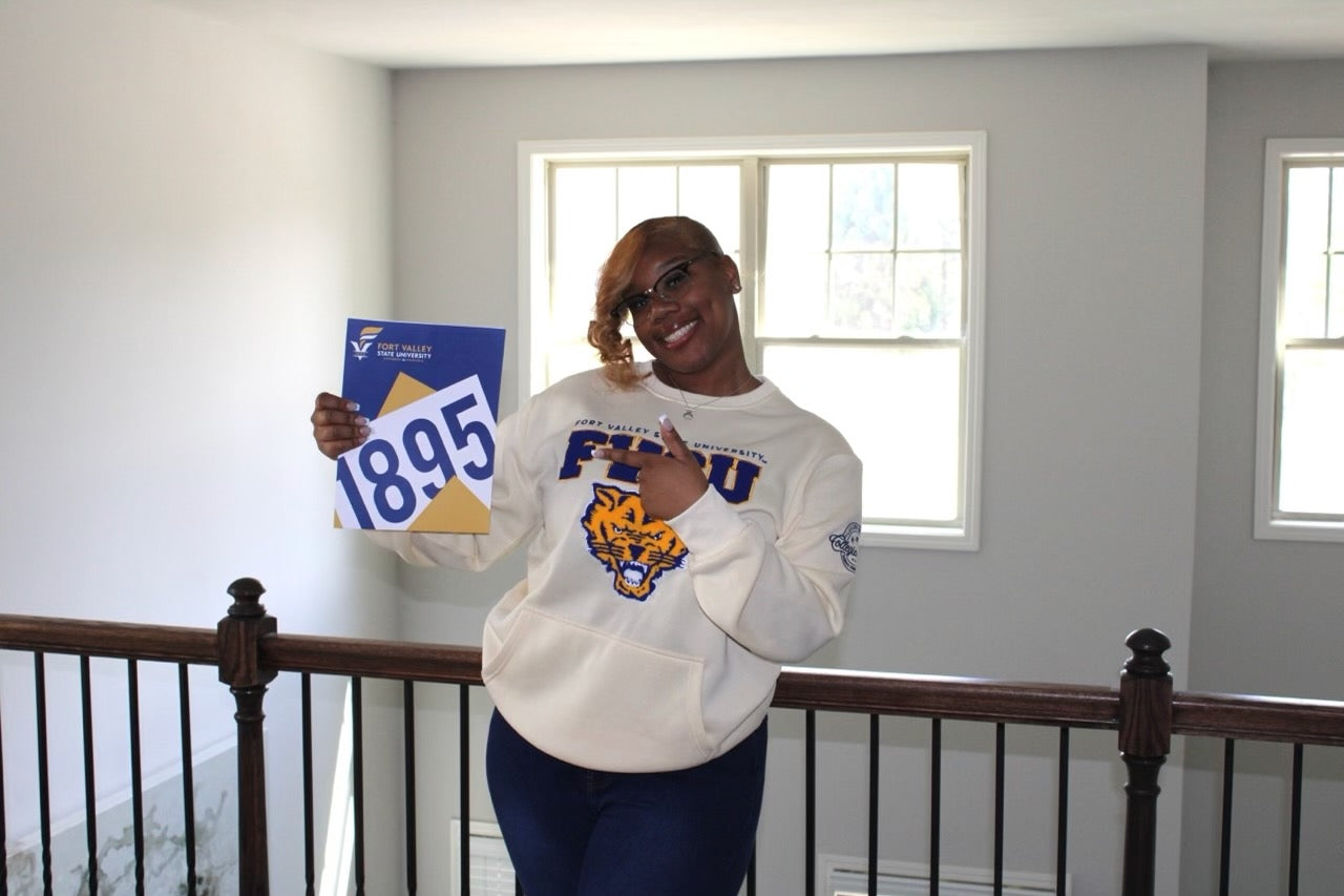 FVSU  | Cream 2023 Chenille Unisex Sweatshirt